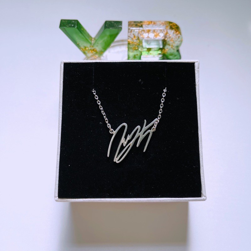Vòng cổ Bạc cao cấp thiết kế theo chữ ký Vương Nhất Bác siêu xinh.