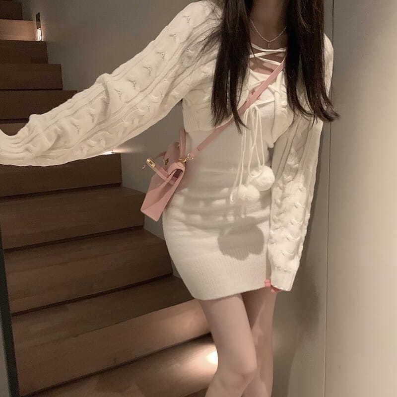 Set áo len khoác + váy 2 dây len trắng dáng ôm body mùa thu đông