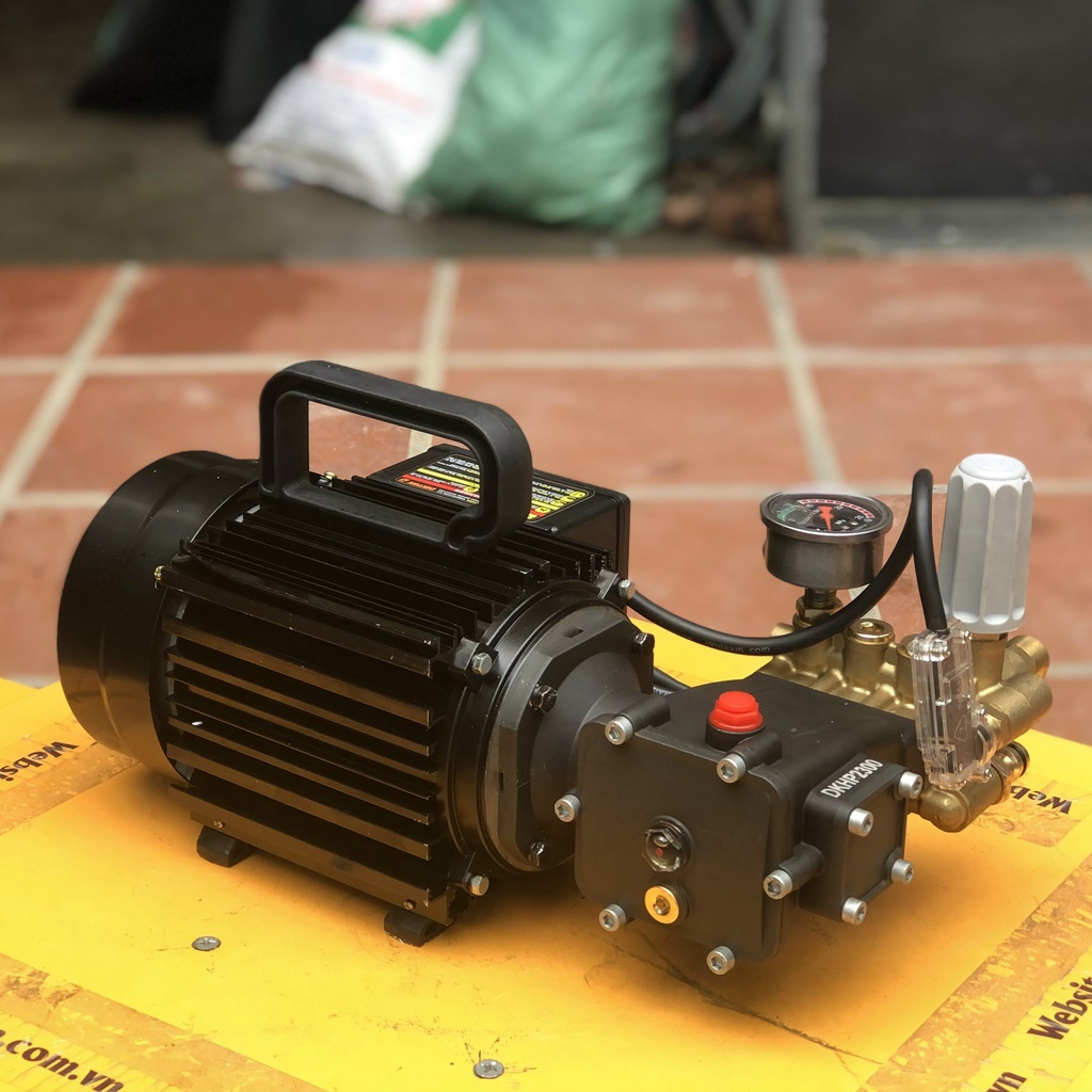 Máy Rửa Xe 2300W Dekton DK-HPW2300