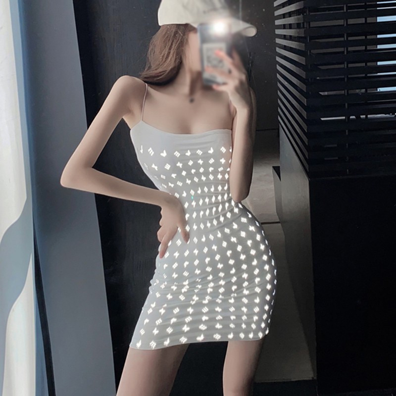 Đầm Hai Dây Hoạ Tiết Bướm Dạ Quang Phong Cách Hàn Quốc | BigBuy360 - bigbuy360.vn