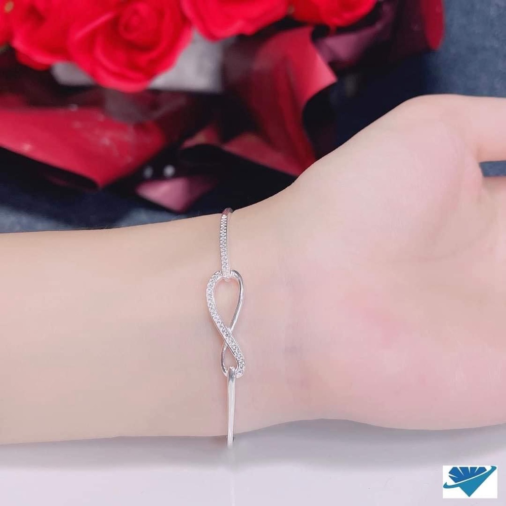 Lắc tay nữ bạc ta. Lắc lên tay cực xinh