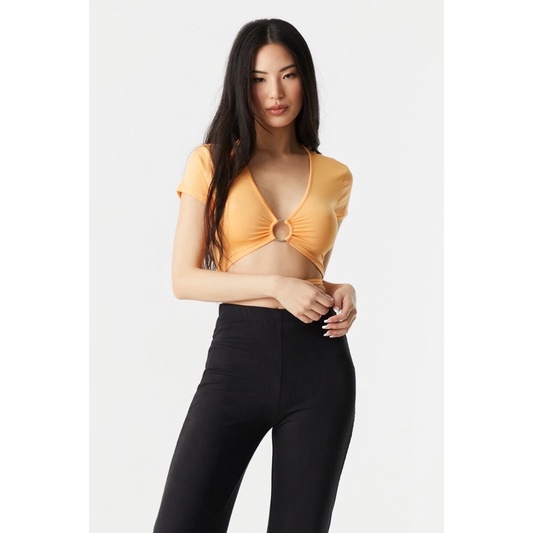 Áo croptop o ring hở lưng Wetseal
