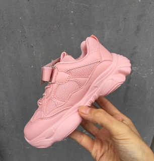 Sneaker siêu hot