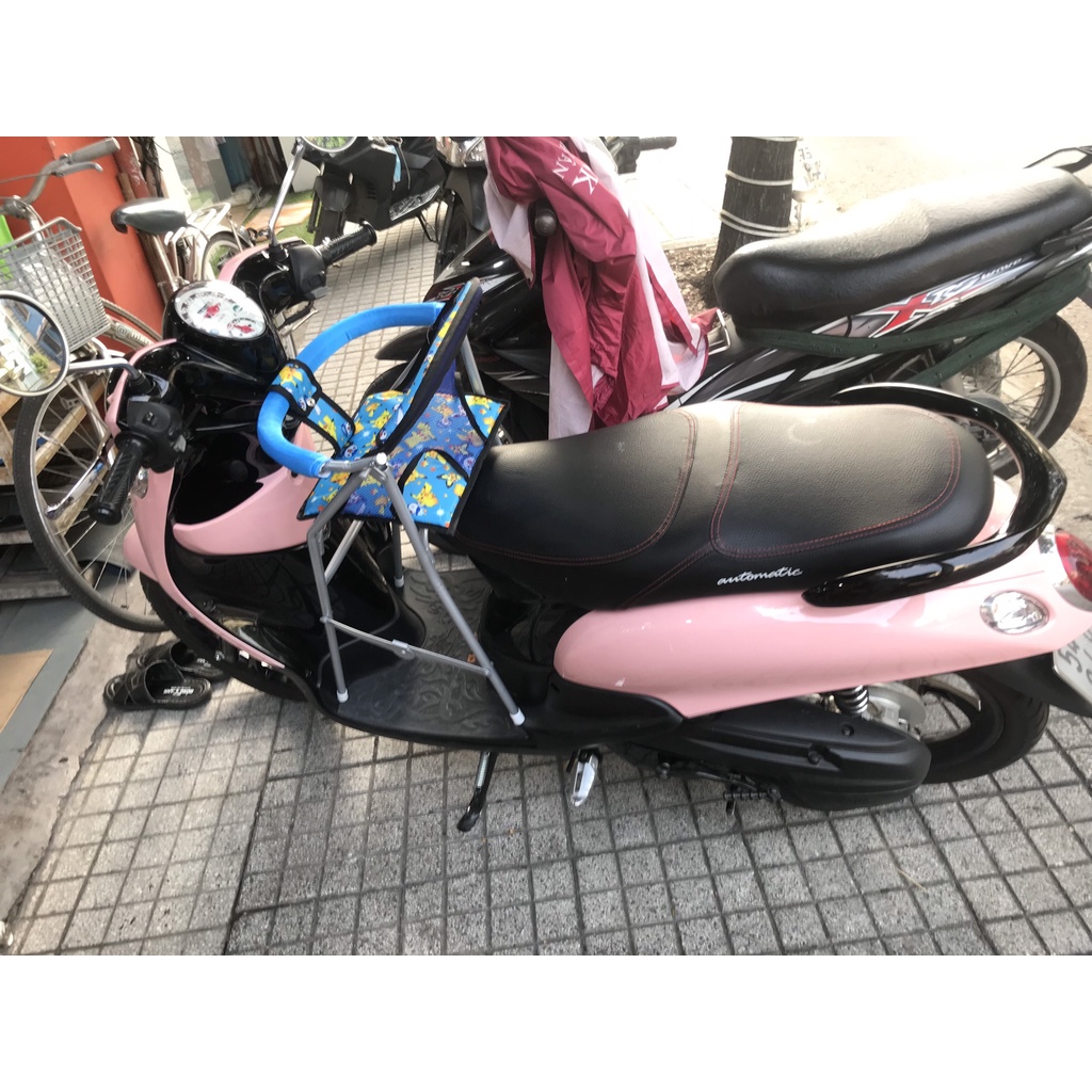 Ghế ngồi xe máy xếp gọn có vòng bảo vệ dành cho xe ga