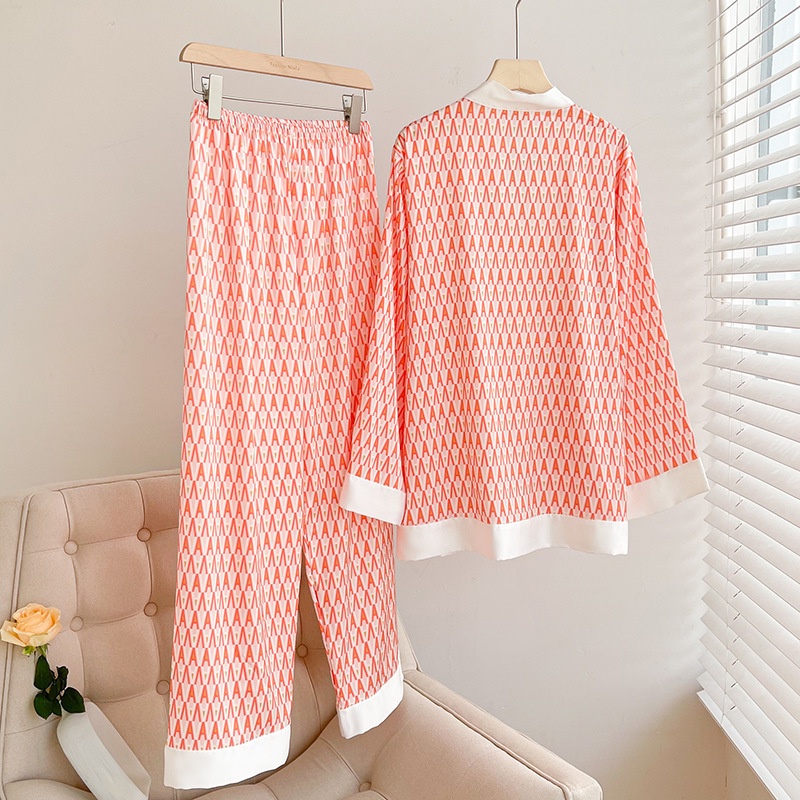 Bộ đồ ngủ vải lụa satin tay dài in họa tiết thời trang mùa xuân cho nữ