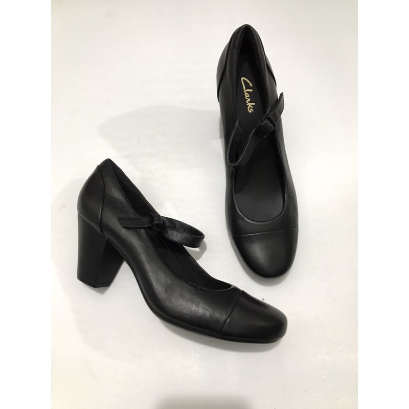 Giày cao gót Clarks