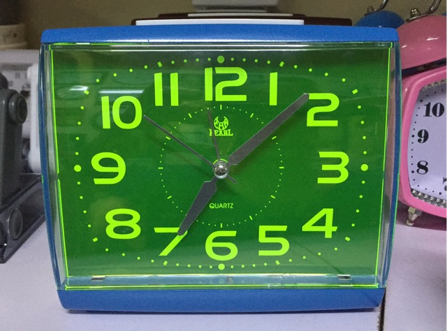 Đồng hồ báo thức Pearl