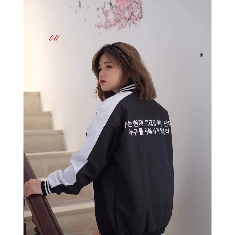Áo bomber chữ hàn in lưng COK585 | BigBuy360 - bigbuy360.vn