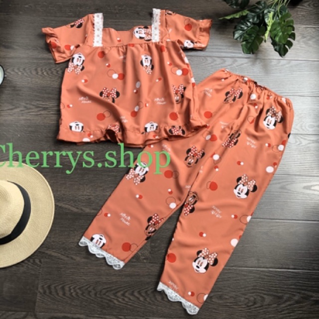 Bộ đồ ngủ tiểu thư chất voan cát lụa cộc tay quần dài  fom 55 kg trở xuống kèm ảnh video thật | BigBuy360 - bigbuy360.vn