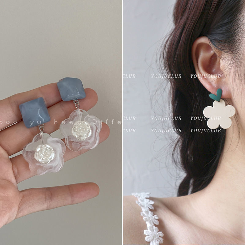 Bông Tai Hình Hoa Trà Xinh Xắn Cho Nữ