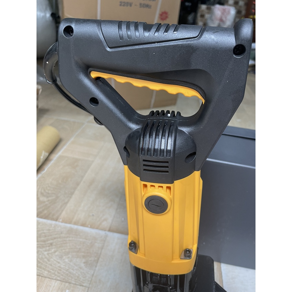 Máy đột lỗ thủy lực chạy điện máy cầm tay MHP20-Đột sắt dày 6mm công suất  1680w tặng kèm 5 khuôn đột Bảo hành 12 tháng