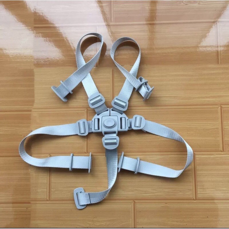 Sẵn đai an toàn cho ghế ăn dặm