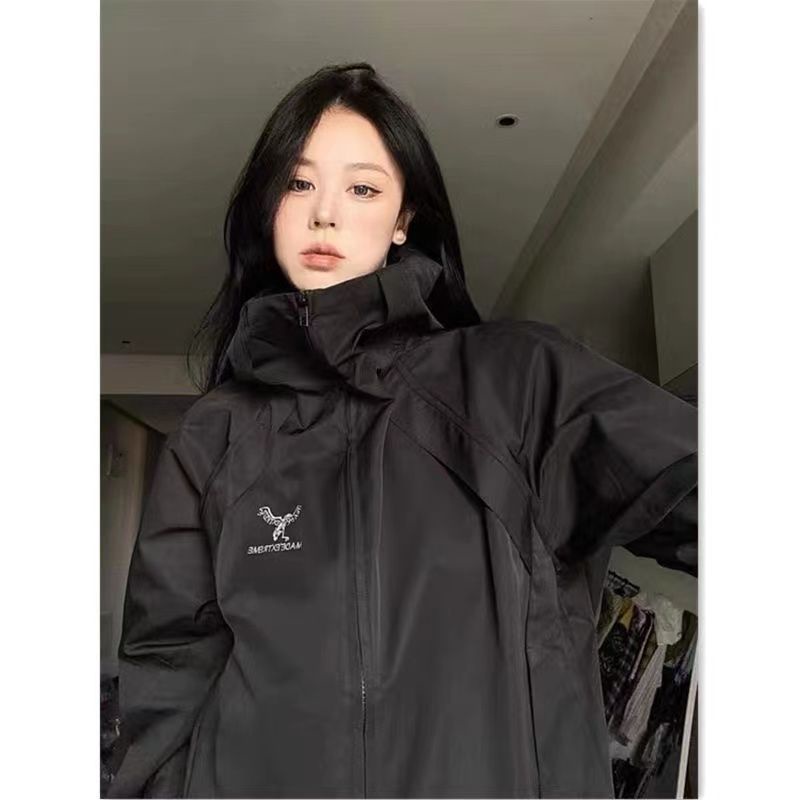 Áo Khoác Có Nón Phối Khóa Kéo Thêu Họa Tiết Màu Trắng Đen Thời Trang 2022 Cho Nữ