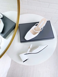 Guốc sục mũi vuông