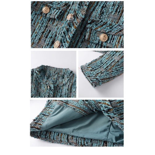 Khoác + Áo thun dài tay+ Chân váy xếp ly