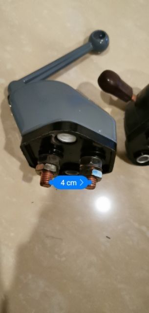 Công tắc ngắt mát dùng cho ô tô và tàu thủy .