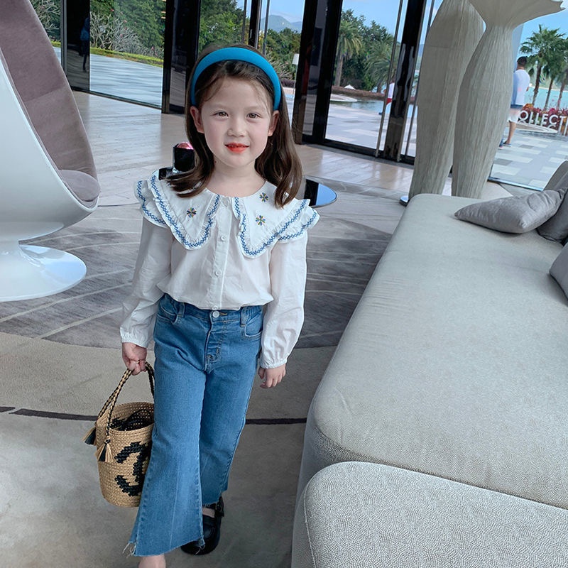 Áo sơ mi trắng dài tay thêu hoa nhí xanh cho bé gái cao 90-150cm, nặng 10-35kg