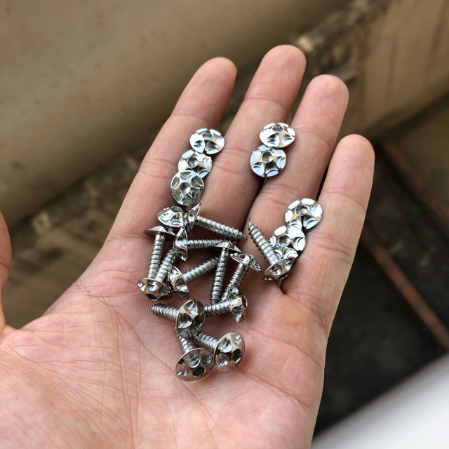 Ốc 4li15 (m4x15) xoắn - gắn dàn áo Vario/click