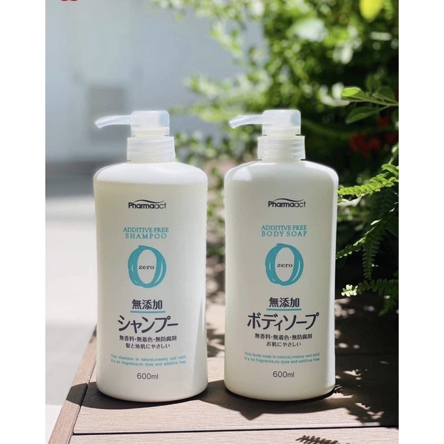 Dầu gội xả không chất phụ gia Kumano Pharmaact Zero 600ml