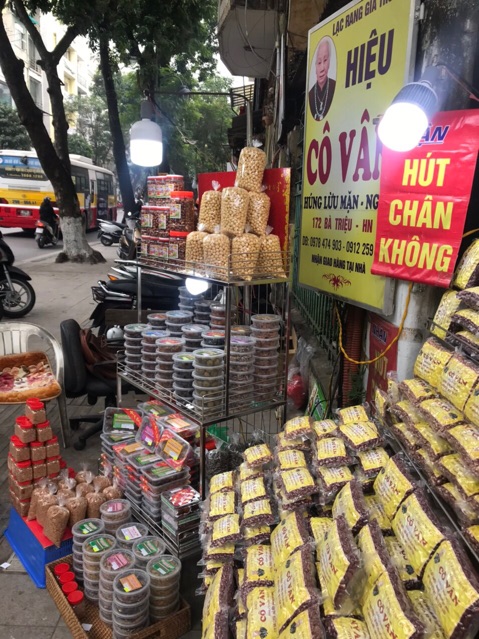 Combo 04 Lọ muối ô mai Bà Thu chính hiệu, chấm hoa quả siêu ngon, đặc sản Hà Nội (loại 150 gam)