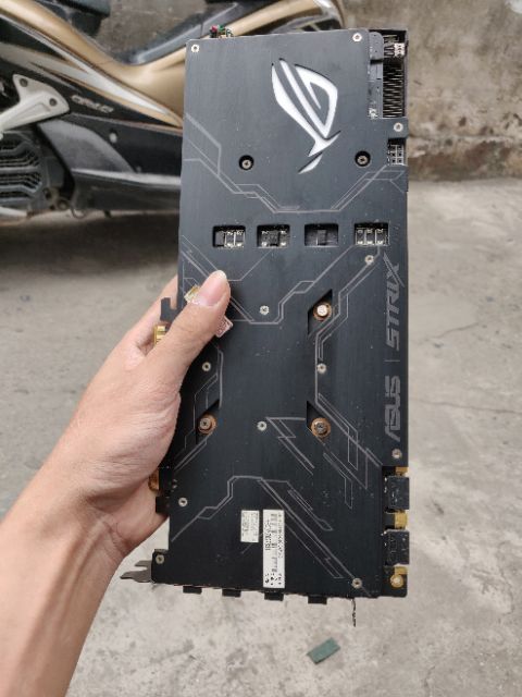Card màn hình Asus ROG Strix GTX 1070 LED RGB 3 Fan Aura Sync Có Backplate