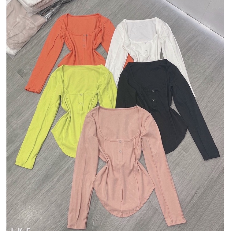 [Mã 11FASHIONSALE1 giảm 10K đơn 50K] Áo thun body vạt bầu tay dài phối cúc | BigBuy360 - bigbuy360.vn