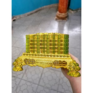 gốc cây cành vàng lá ngọc lớn