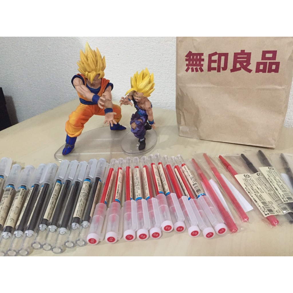 Bút bi tẩy được Muji