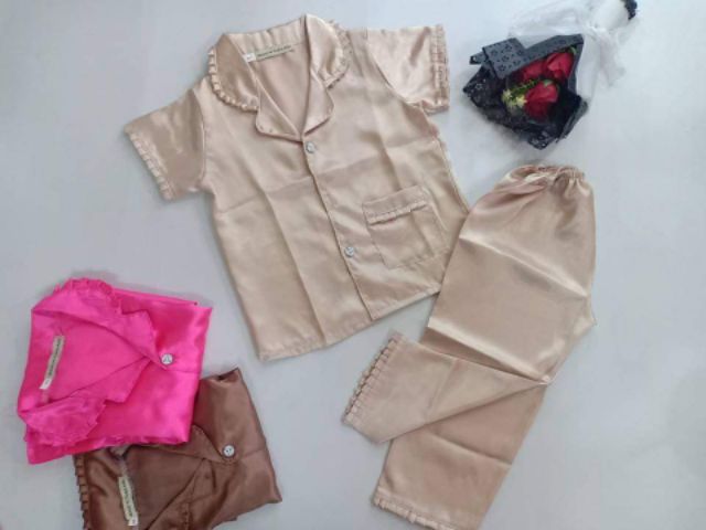 Combo 2 bộ pijama lụa phối bèo mẹ và bé GIÁ SỐC  (ảnh thật) | BigBuy360 - bigbuy360.vn