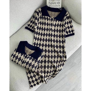 Đầm len cổ bẻ họa tiết vintage sang trọng