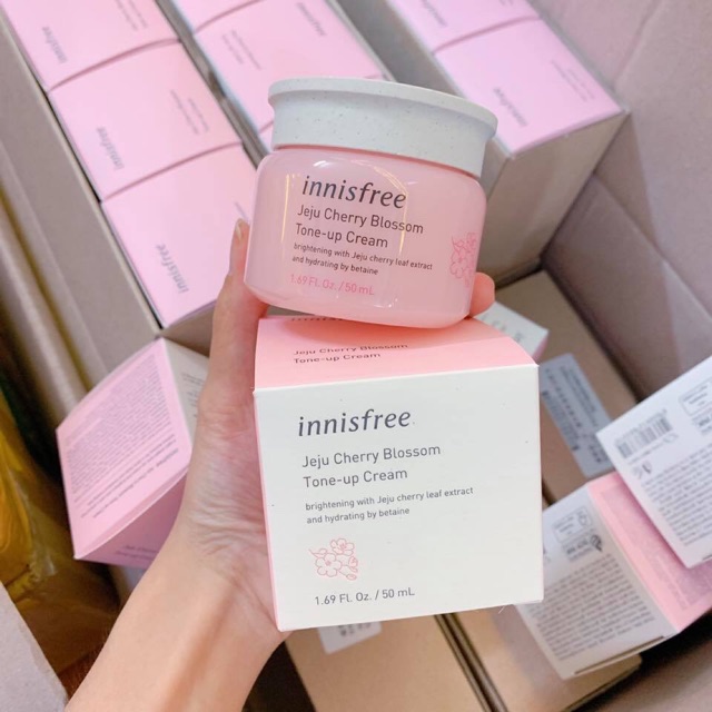 Kem JEJU CHERRY BLOSSOM TONE-UP CREAM