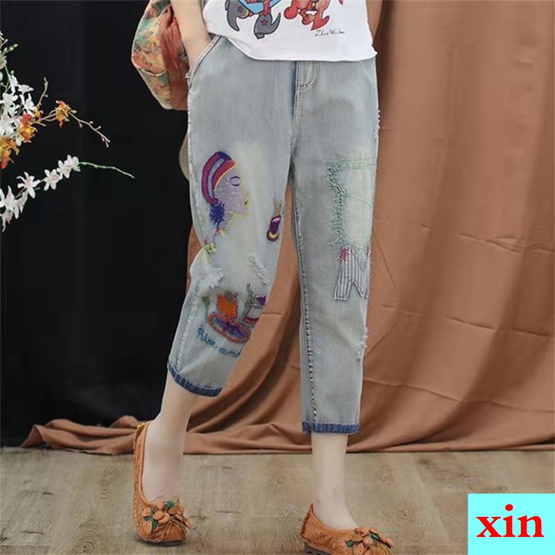 Quần Jean Lửng Lưng Thun Thêu Họa Tiết Phong Cách Cổ Điển Mẫu Mới Thời Trang Xuân Hè Cho Nữ