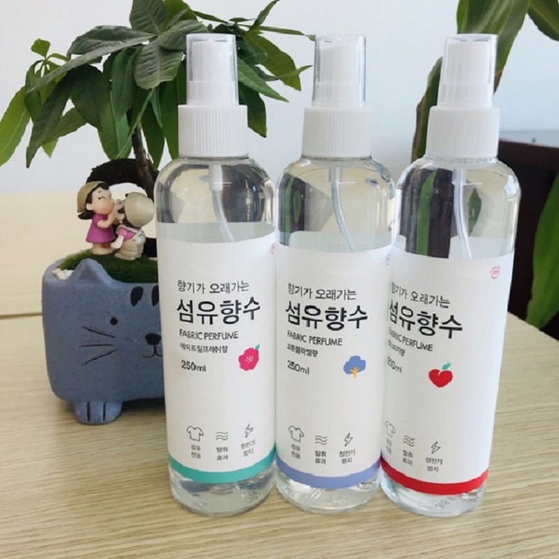 Xịt Thơm Quần Áo Daiso Farbic Perfume Hàn Quốc, Chai 250ml, Giúp Bạn Tự Tin Và Giữ Quần Áo Thơm Cả Ngày