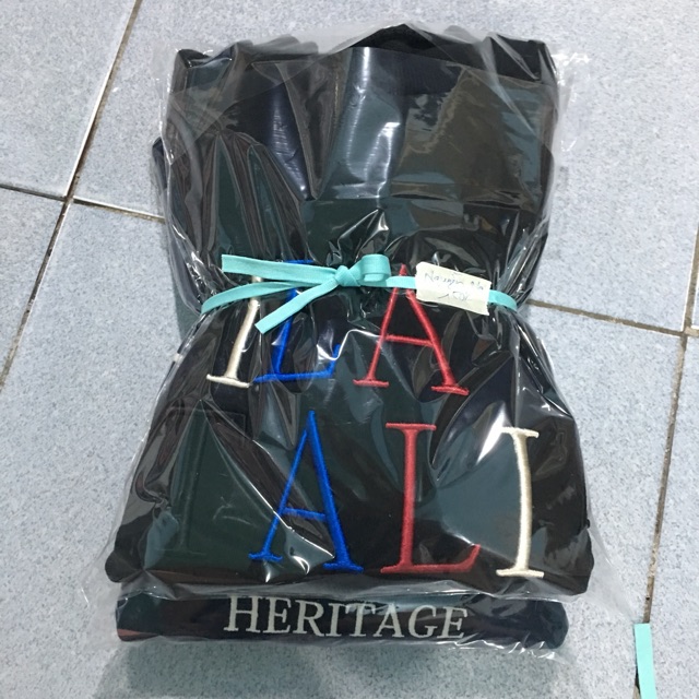 2 áo thu đông chân cua
