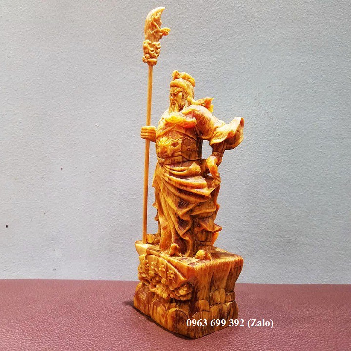Tượng quan công gỗ huyết long