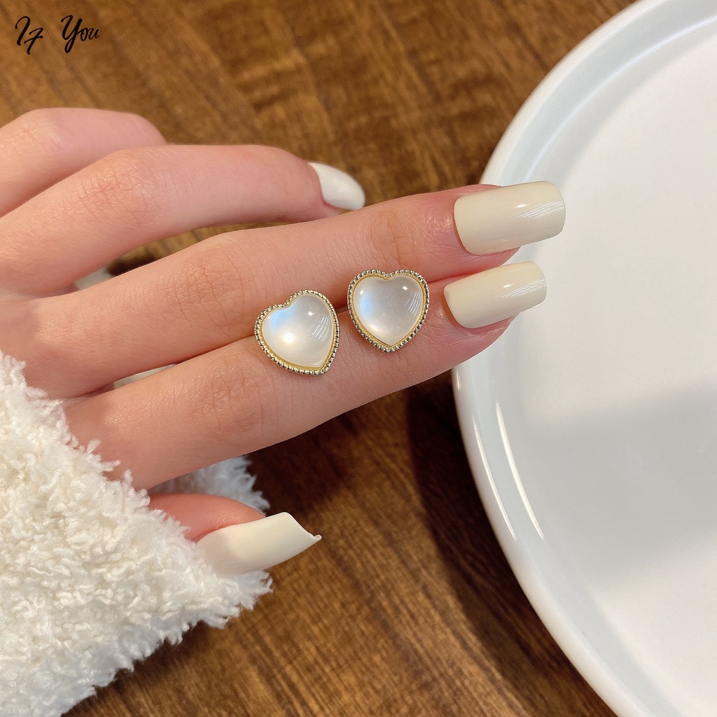 Đôi bông tai nữ AY hình trái tim đính đá thời trang