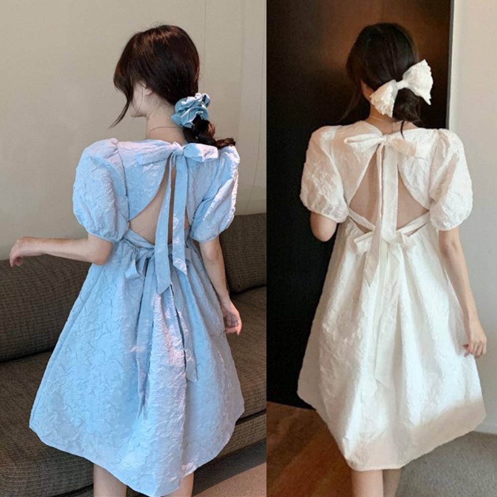 Váy gấm hở lưng - Váy gấm tay bồng đính cúc ngọc hoạ tiết nổi dễ thương xinh xắn HK_Shop9720