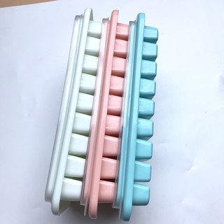 Khay Đá Có Nắp Đậy