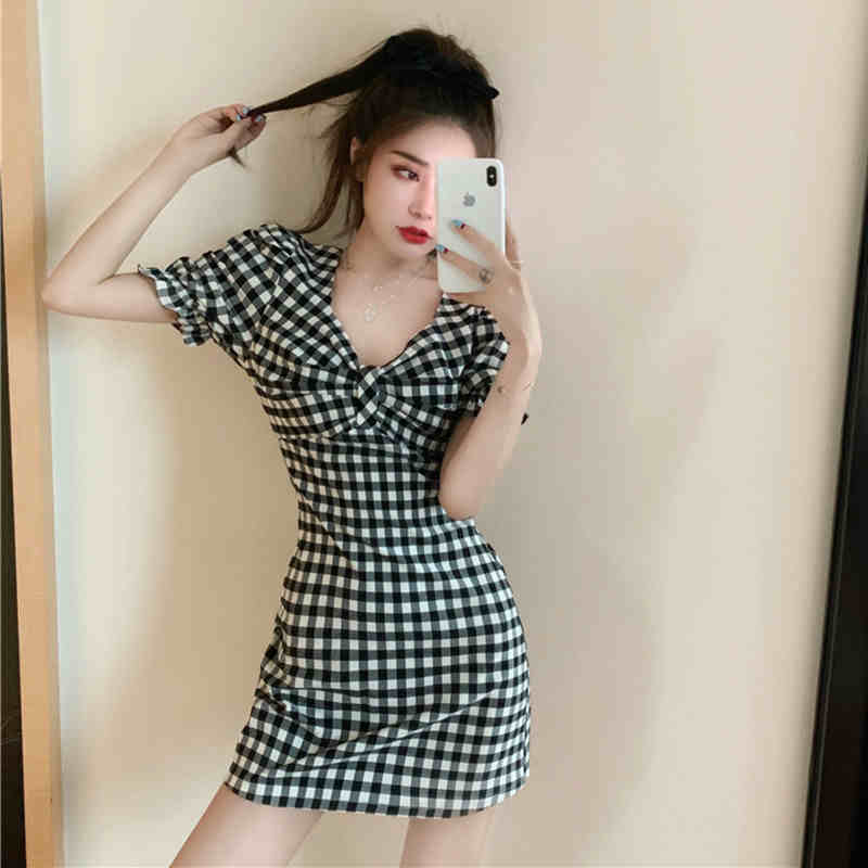 Đầm Ca Rô Tay Phồng Cổ Chữ V Xinh Xắn Theo Phong Cách Hàn Quốc 1504