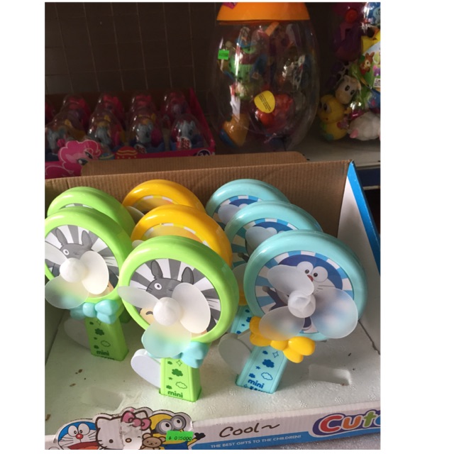 Quạt mini cho bé