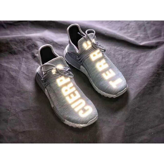 GIÀY HUMAN RACE