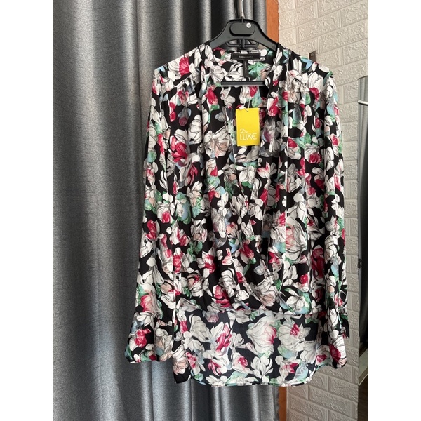 Áo sơ mi voan cát cổ trụ kiểu đắp tà lệch