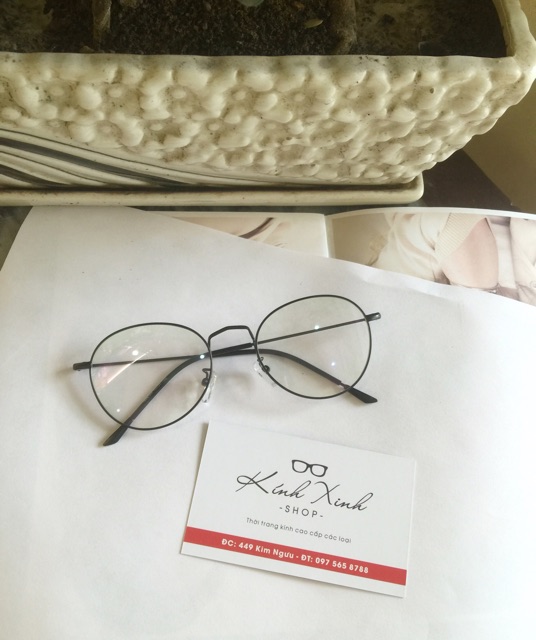 Kính Vintage Kim loại tăm mảnh Hàn Quốc đuôi nhọn | BigBuy360 - bigbuy360.vn