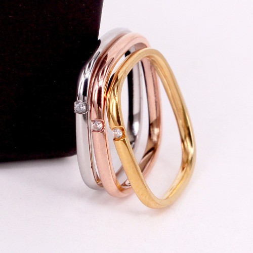 Nhẫn Nữ Bản Vuông Đính 1 Viên Đá Nhân Tạo Titan Ko Đen TT 3531