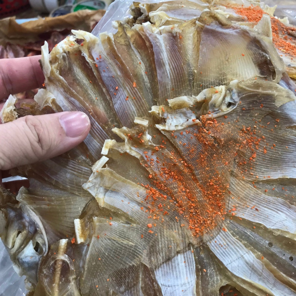 Khô cá đuối cà mau Mekong Food không tẩm thịt dày con to hàng luôn mới , hương vị đặt biệt phù hợp làm quà tặng quà biếu