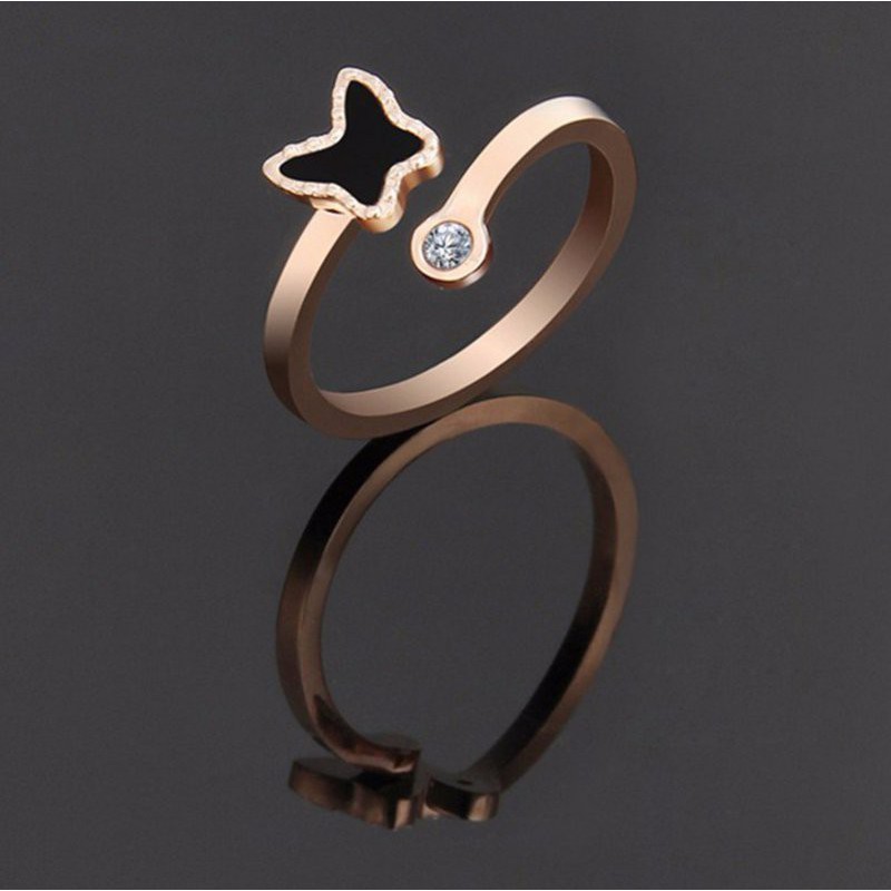 Nhẫn Bướm Đen Ti Tan Không Đen TT 393