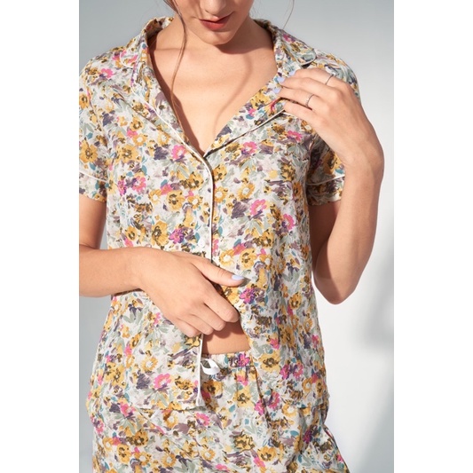 Bộ Pyjama lụa cát cao cấp MOMOJAMA họa tiết hoa nhiều màu (40-70kg) - MJ0256