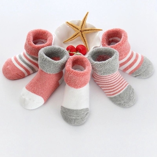 Set 5 đôi tất cotton chống trượt cho bé