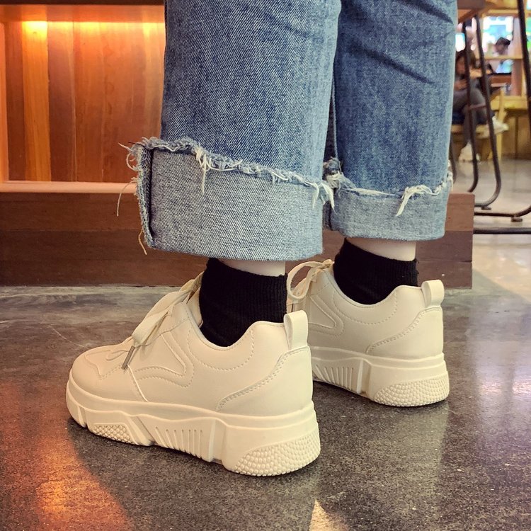 Giày Sneaker Mũi Tròn Dây Đan Chéo Thoải Mái