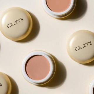 Kem nền OUMI/Kem nền thần thánh thách thức mọi khuyết điểm.